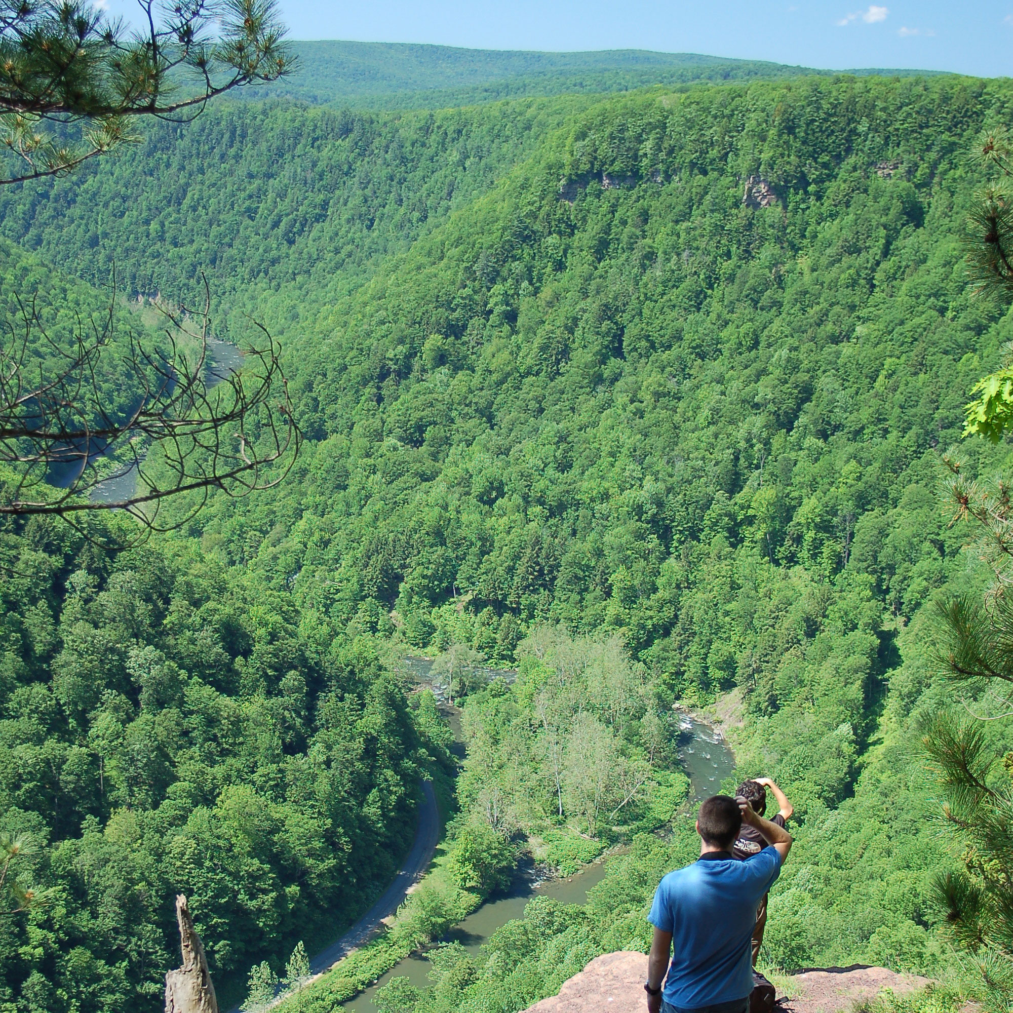 couple photographers taking picture of PA Grand Canyon view from Colton Point